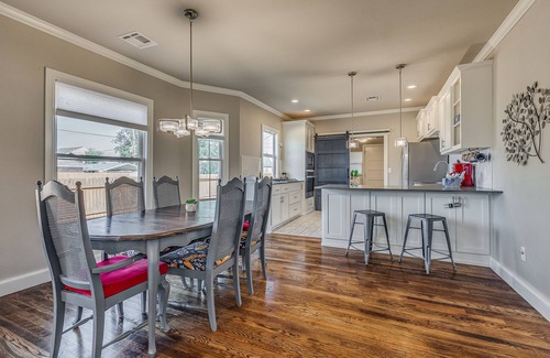 Central Oklahoma City Maison | Best location in heart of OKC! Willow Tree Retreat