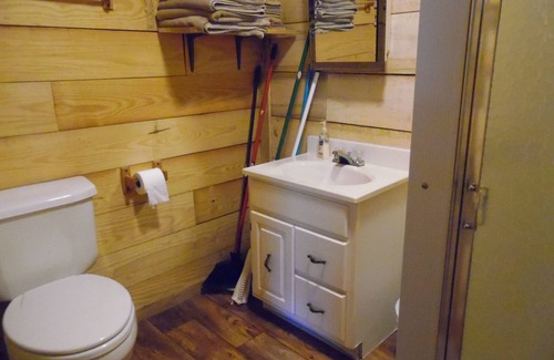 Murfreesboro Cabine | Meilleur emplacement! La cabine du gardien. Nous acceptons les animaux!