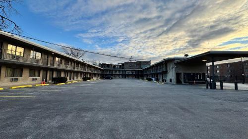 Greater Grand Crossing Hôtel | Best Motel By OYO Chicago I-90
