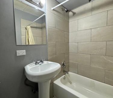 Greater Grand Crossing Hôtel | Best Motel By OYO Chicago I-90