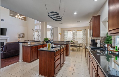 Allen Maison | Best of Allen, TX! 6 Bedroom. Gameroom