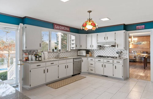 Ocean Acres Maison | Best of Both Worlds Lakefront Getaway. 7 Miles from Long Beach Island