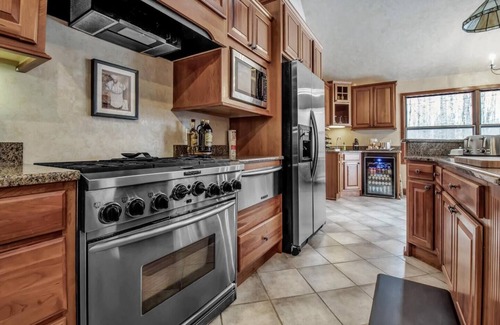 Ellicottville Chalet De Ski | Best of both worlds; chalet located on a private lot in the pines and only 1 miles from the village!