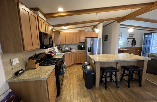 New Paltz Maison | Le meilleur des deux mondes! Vues incroyables et une promenade facile en ville!