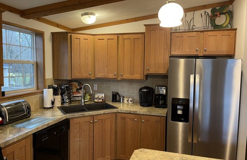 New Paltz Maison | Le meilleur des deux mondes! Vues incroyables et une promenade facile en ville!