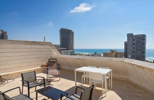 Bat Yam Appartement | Meilleure offre à Bat Yam à 2 min à pied de la plage et du balc