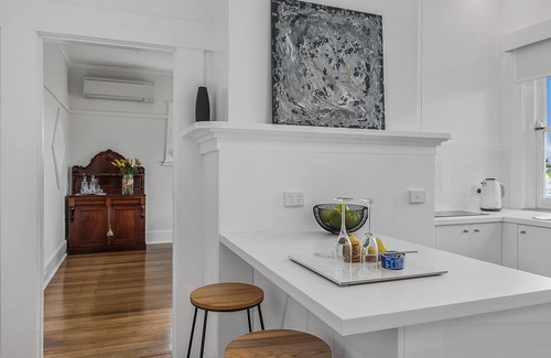 North Hobart Maison | meilleur emplacement, café et restaurant strip, parking gratuit pour 2 voitures, 8 couchages