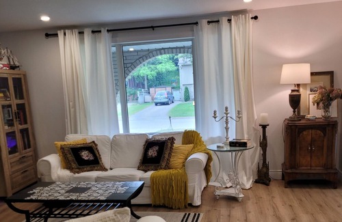 Fergus Maison | Best place to be, it's full of charm and it's in a very convenient location!