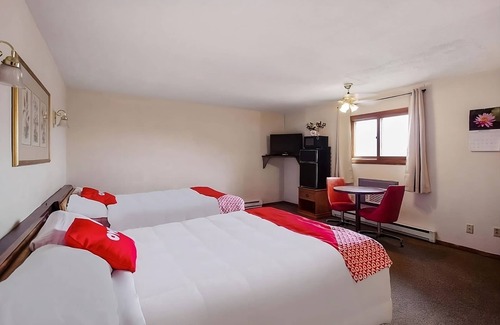 Cheyenne Wells Maison | Best Place to Stay in Cheyenne Wells! 4 Great Units, Pets Allowed, Free Parking