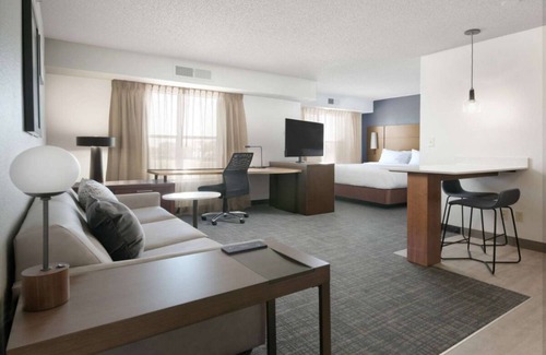Fossil Creek Hôtel | Best Place to Stay in Fort Worth! Outdoor Pool, Free Parking and Breakfast!