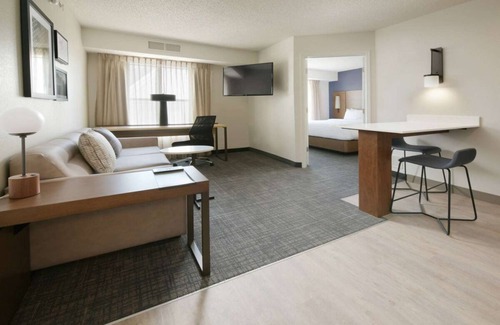 Fossil Creek Hôtel | Best Place to Stay in Fort Worth! Outdoor Pool, Free Parking and Breakfast!