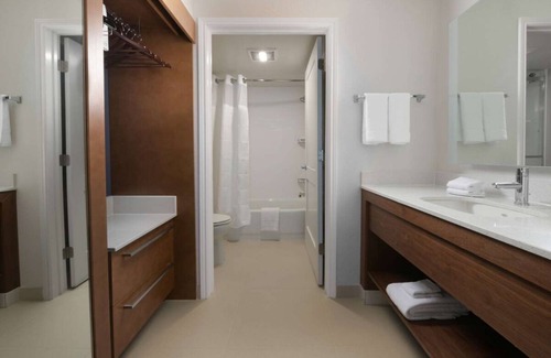 Fossil Creek Hôtel | Best Place to Stay in Fort Worth! Outdoor Pool, Free Parking and Breakfast!