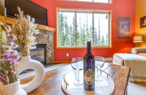 Snow Pine Estates Chalet De Ski | Best Ski-in out 3 Bdrm Chalet, with Hot Tub