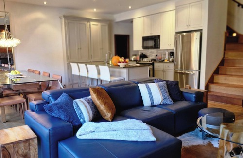 Versant Soleil Copropriété | MEILLEUR SKI IN-OUT à Tremblant! Chalet CHIC avec vue sur la montagne !!!