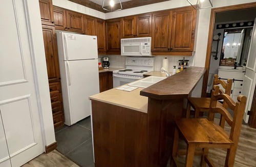 Mont-Tremblant Copropriété | Meilleur ski-in/ ski-out with A/C and fireplace !