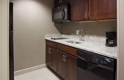 Kutzky Park Hôtel | Best Value, Quality Stay! 2 King Bed Deluxe Units, Indoor Pool!