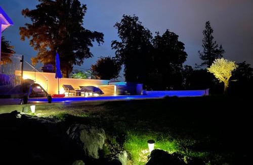Saint-Thierry Appartement | Best view, pool and spa on the Champagne vineyard