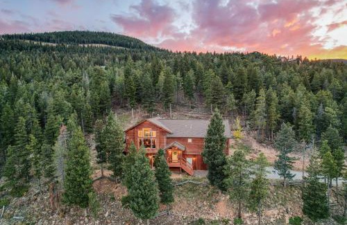 Evergreen Maison | BEST VIEWS! Luxury Mountain Home - Saltwater HotTub, Firepit, BBQ- Close to Trails, Red Rocks