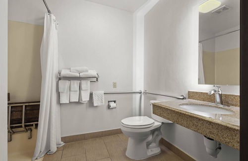 Batavia Hôtel | Best Western Crown Inn & Suites