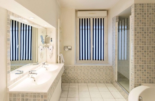 Centre ville - Urbanistes Hôtel | Best Western Hotel Des Voyageurs