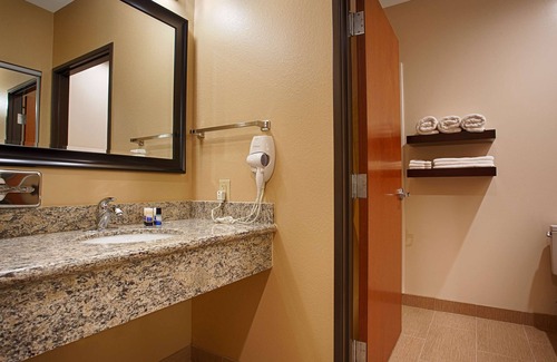 Cortland Hôtel | Best Western Plus Finger Lakes Inn & Suites