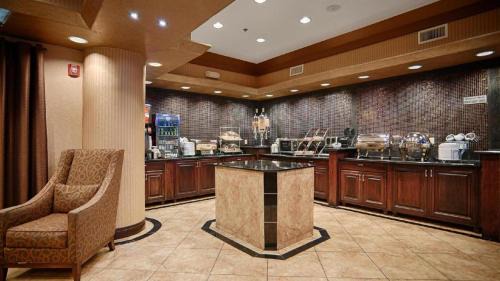 I-435 West KC-KS Hôtel | Best Western Plus KC Speedway Inn & Suites