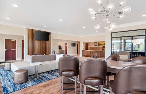 Demopolis Hôtel | Best Western Plus Two Rivers Hotel & Suites