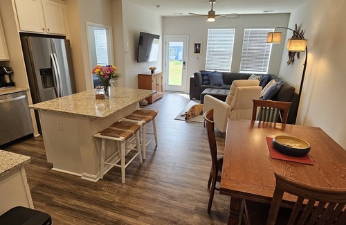 Millville Maison | Bethany entire town home in beach resort like community, community pool, families - DOG Friendly!