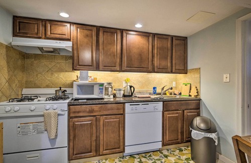 Bethesda Appartement | Bethesda Apartment + Yard ~ 9 Mi to D.C.