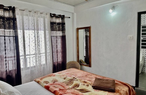 Karsiyang Lit Et Petit-Déjeuner | Bethesda Dheem Homestay by Rekha Waiba.