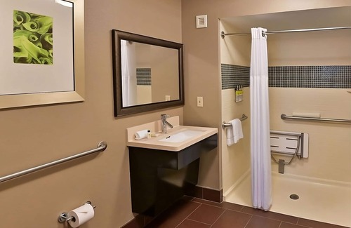 Sunnyvale Station Balnéaire | Better Choice for your Vacation! THREE Relaxing 2BR Suites, Swimming Pool!