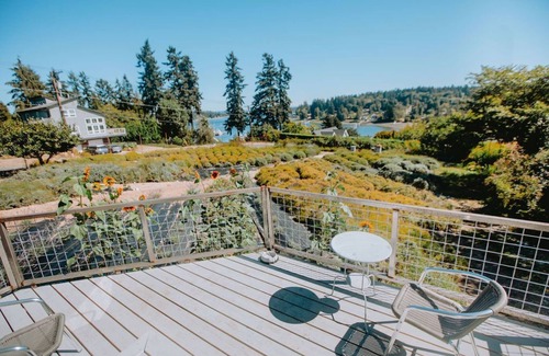 Vashon Island Appartement | Betty's Blue - A Room with a View