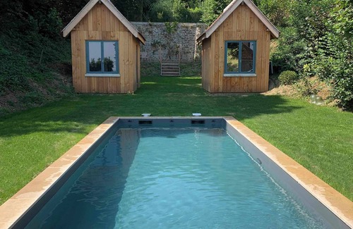 Ervy-le-Chatel Maison | Between Champagne and Burgundy, family home with swimming pool.