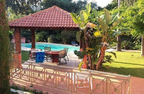 Santa-Lucia-di-Moriani Maison | Entre mer et montagne, dans le maquis... et les pieds dans la piscine