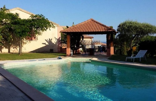 Santa-Lucia-di-Moriani Maison | Entre mer et montagne, dans le maquis... et les pieds dans la piscine