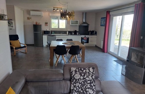 Baresia-sur-l'Ain Maison | ENTRE LACS ET MONTAGNES - MAISON IND. CLIMATISEE 3 CHAMBRES AVEC TERRAIN CLOS