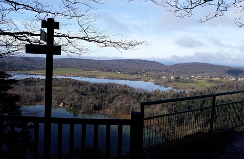 Baresia-sur-l'Ain Maison | ENTRE LACS ET MONTAGNES - MAISON IND. CLIMATISEE 3 CHAMBRES AVEC TERRAIN CLOS