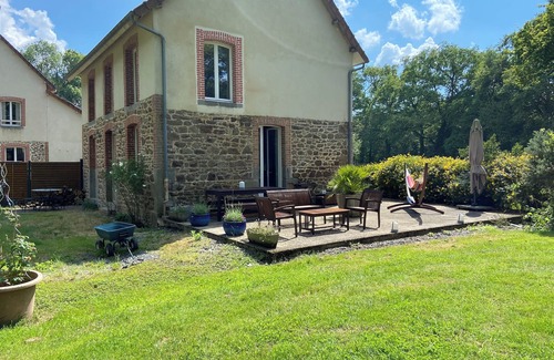 Guipel Maison | Entre Rennes et St Malo; Maison du Garde-Chasse avec vue superbe sur l'étang