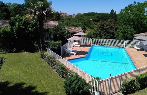 Lolme Maison | Between Sarlat and Bergerac, nice and comfortable stone house in a green garden