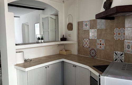 Le Broc Appartement | Between sea and mountains, 2-room apartment close to shops and parking.