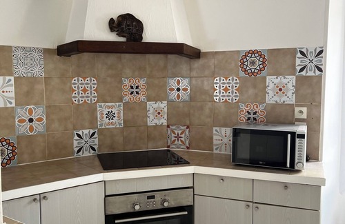 Le Broc Appartement | Between sea and mountains, 2-room apartment close to shops and parking.