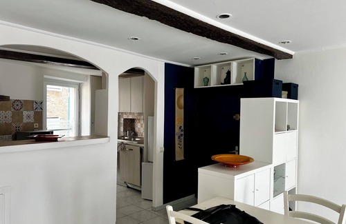 Le Broc Appartement | Between sea and mountains, 2-room apartment close to shops and parking.
