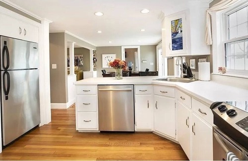 Greenbush Maison | "Between the Cliffs" Beach Getaway -
