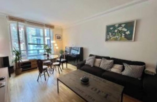Auteuil Appartement | entre Tour Eiffel et Bois de Boulogne , appartement calme et élégant !