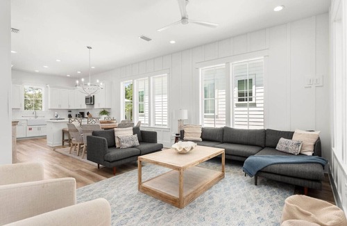Seagrove Beach Maison | Between the Lake & Ocean – 4BR Seagrove Retreat + Private Pool, Sleeps 11