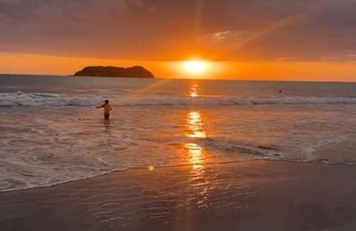 Damas Maison | Beuatiful large house settle in the jungle and ocean, Quepos. Costa Rica