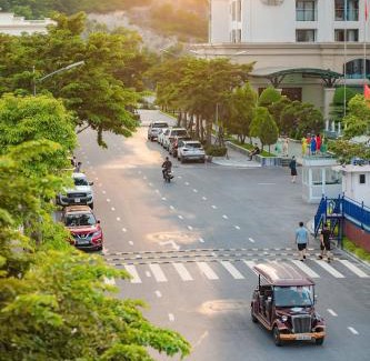 Bai Chay Station Balnéaire | Beverly Hill Ha Long Villas and Apartments