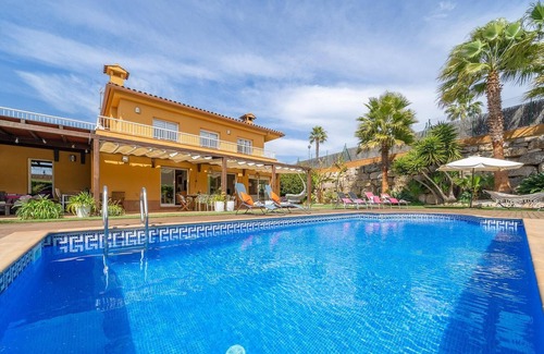 Condado del Jaruco Villa | BEVERLY HILLS LUX, SWIMMING POOL WITH GARDEN, DESIGN VILLA, DESIGN VILLA WITH AIR-CON