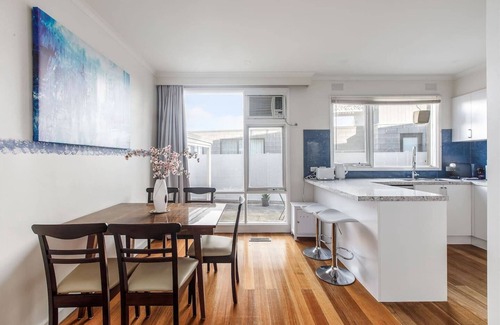Aspendale Maison | Beyond the Blue Beachfront Beauty on Your Doorstep