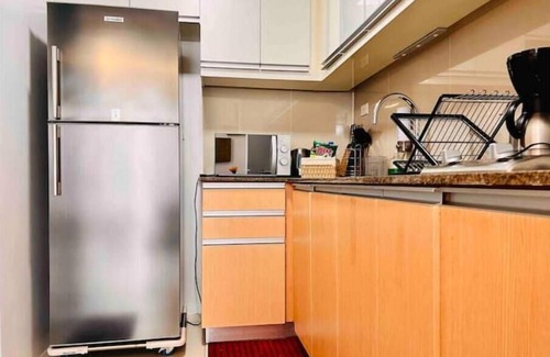 Pinagsama Copropriété | Modern Contemporary Luxury Condo Uptown BGC Pool